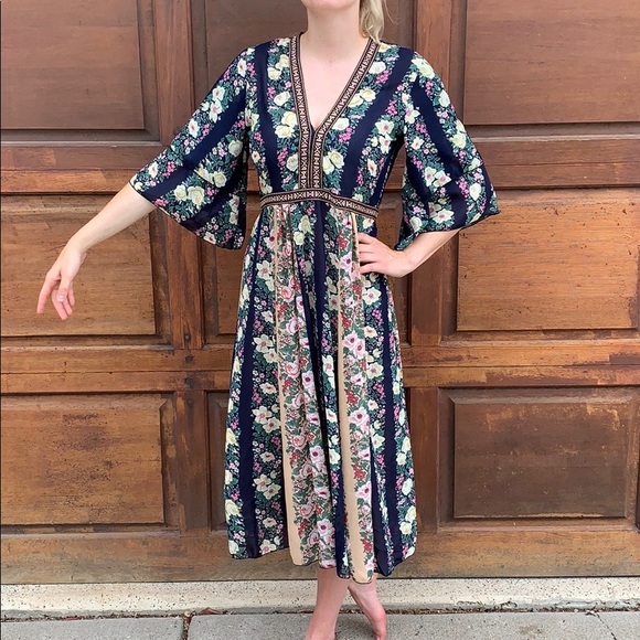 Coeur De Vague Dresses & Skirts - Coeur De Vague floral midi dress